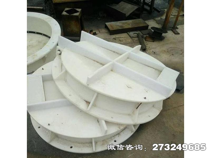 hdpe高密度聚乙烯拍门_HDPE塑料拍门_水利工程机械设备定做厂家 hdpe高密度聚乙烯拍门即hdpe高密度拍门,由高密度聚乙烯制成。在城市防洪排涝工程中,它安装在排涝泵站的出水口。当遭遇洪水时,泵站启动排水,hdpe高密度聚乙烯拍门迅速打开;洪水退去后,自动关闭,防止洪水倒灌回城市,保护城市安全。