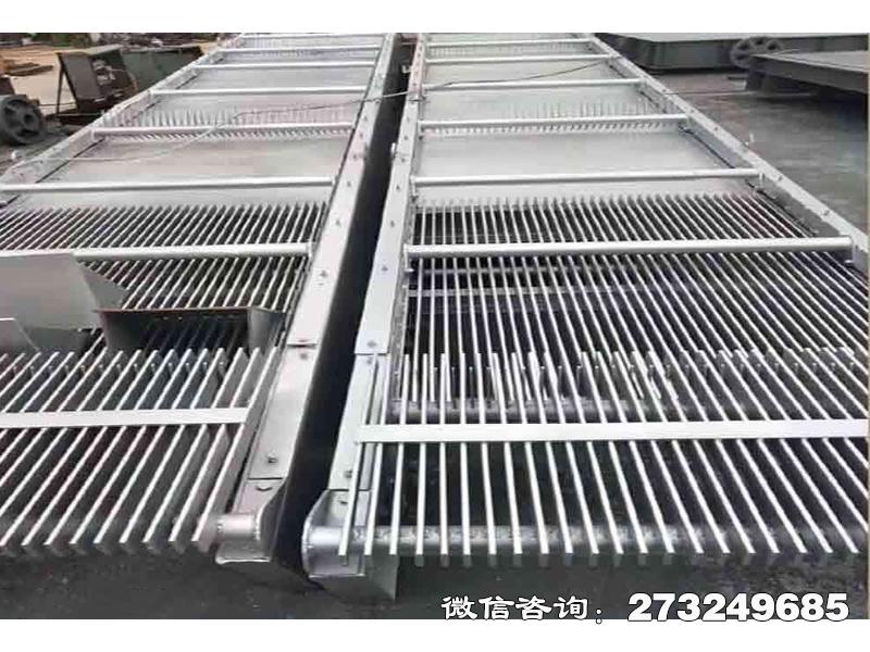 耙齿式格栅清污机_格栅清污机_水利工程机械设备定做厂家 耙齿式格栅清污机结合了耙齿和格栅的功能,用于水利工程的清污工作。安装在水利设施的进水口,通过耙齿的运动和格栅的拦截,将水中的漂浮物、水草、树枝等杂质捞起并清理。耙齿式格栅清污机能够高效地清除杂质,防止杂质进入后续设备,保障水利设施正常运行,确保水利系统稳定运行,维护水利工程的正常运转。