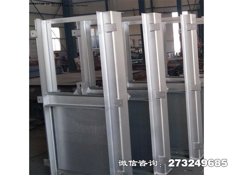 不锈钢水闸门_不锈钢闸门_水利工程机械设备定做厂家 不锈钢水闸门选用高质不锈钢材质,具备卓越的耐蚀性和高强度。门体结构精良,密封效果优异,能有效调节水流,适用于各类水利设施。表面经过特殊工艺处理,抗冲击、耐磨性能显著,保障长期稳定使用。该水闸门安装便捷,维护费用低,是高效水管理的首选。