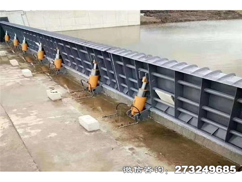 翻板闸门坝_大坝闸门_水利工程机械设备定做厂家 翻板闸门坝是一种用于水利控制的机械设备,主要由一系列可翻转的板门组成,通过旋转轴与坝体连接。该设备能够根据水位变化自动调节门板角度,实现有效控制水流、防洪排涝、灌溉供水等功能。翻板闸门坝结构简单、操作便捷,适用于各种河流、湖泊及水库的水位调节。