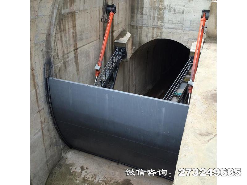 弧形水库闸门_水库拦水闸门_水利工程机械设备定做厂家 弧形水库闸门是一种用于水利枢纽工程中的关键设备,它通过弧形的门体设计实现对水流的有效控制。通常由高强度钢材制成,配备有先进的启闭机械装置,能够承受巨大的水压力并确保密封性。在水库、水电站及防洪工程中,弧形闸门能够灵活调节水位,保障下游地区的安全,同时在发电、灌溉等方面发挥重要作用。