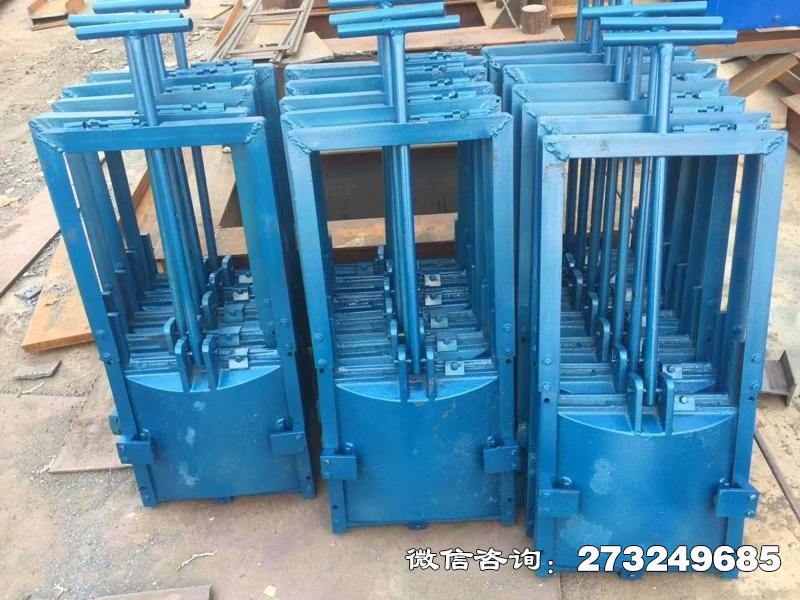 拱形铸铁闸门，作为水利机械设备中的重要组成部分，以其独特的拱形设计，有效增强了闸门的结构强度和承压能力。该闸门采用优质铸铁材料铸造而成，耐腐蚀、耐磨损，适用于各种水利工程中的水流调控。其拱形结构不仅能有效抵御水压力，还能优化水流通道，减少能耗，提高水利工程的运行效率和安全性。